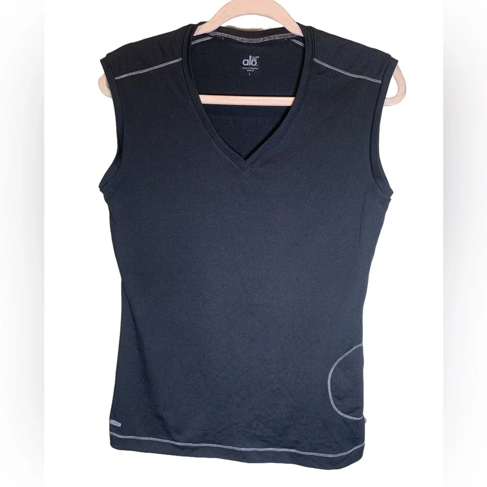Alo Yoga coolFit black sleeveless tank. Size L.